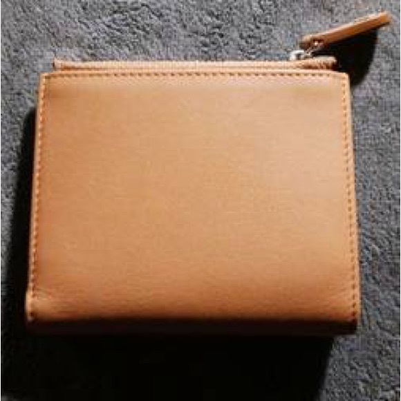 COACH TAN LEATHER SMALL WALLET EUC RETAILS $50 (CAMARILLO) - Picture 14 of 17